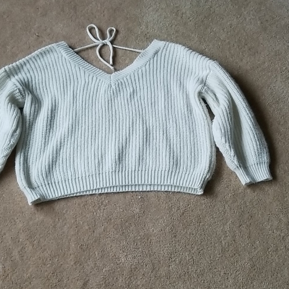 Cropped Sweater - Picture 4 of 7